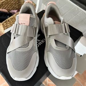 Sorel Women's US 7.5 Kinetic Rnegd Strap Sneakers Shoes Dove, Peach Blossom